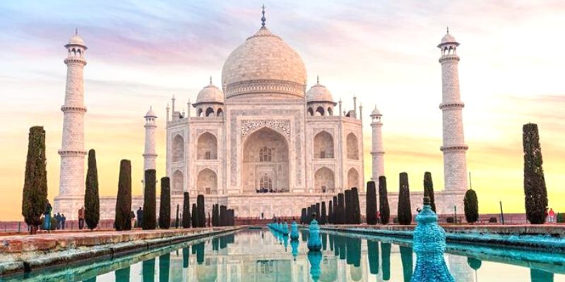 Taj Mahal Luxury Tour